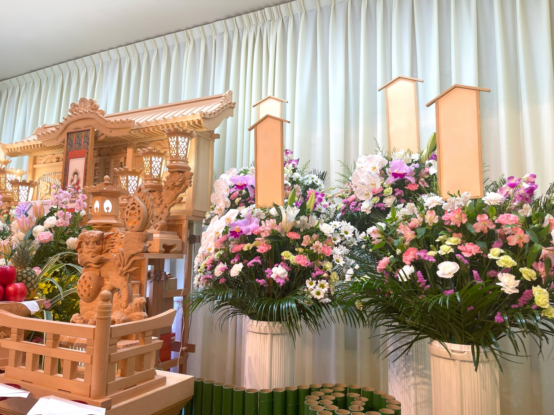 供花と祭壇
